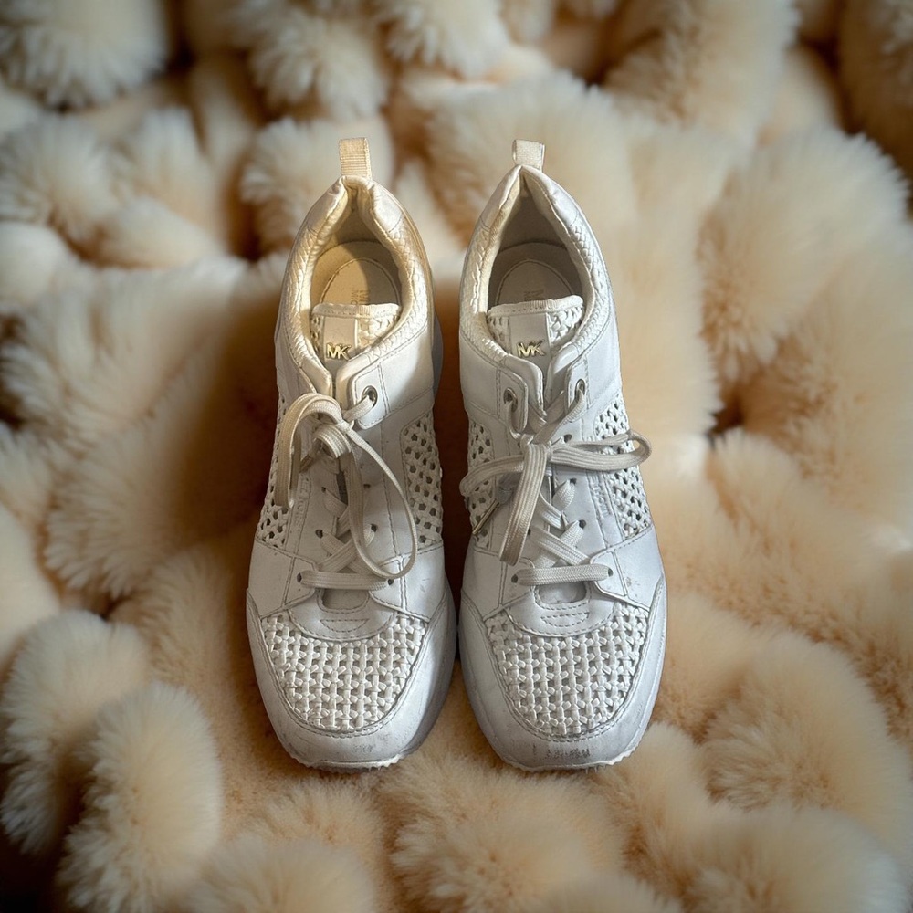 Michael Kors Logo Gold & white Leather Sneakers Size 8 1/2 Medium!!!